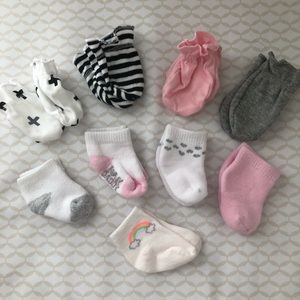 Newborn Socks & mittens